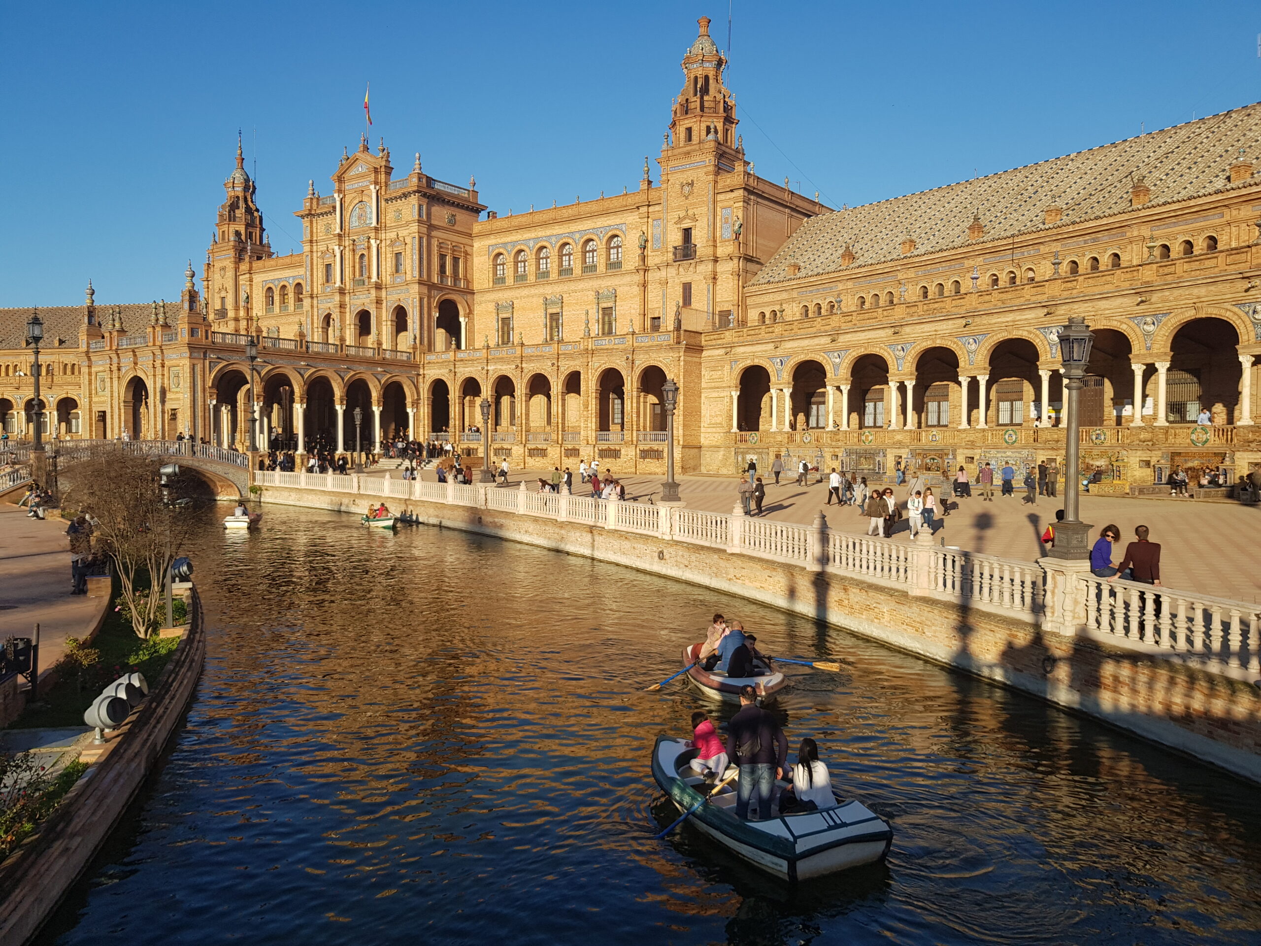 Spanish immersion trip Andalusia Learn Spanish in southern Spain Sevilla Córdoba Granada cultural tour Best Spanish language immersion in Spain Study Spanish abroad in Andalusia Small group Spanish travel Spain Andalusia cultural and language program Alhambra and Mezquita tour Spanish study and travel experience Learn Spanish through travel Spain